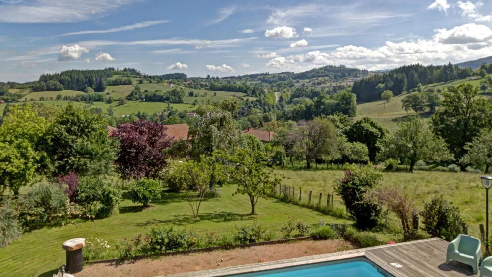 Maison De Campagne Avec Piscine, Spa Et Jeux Exterieurs Dans Le Haut Beaujolais - Fr-1-496-247 Belmont-de-la-Loire 0*,