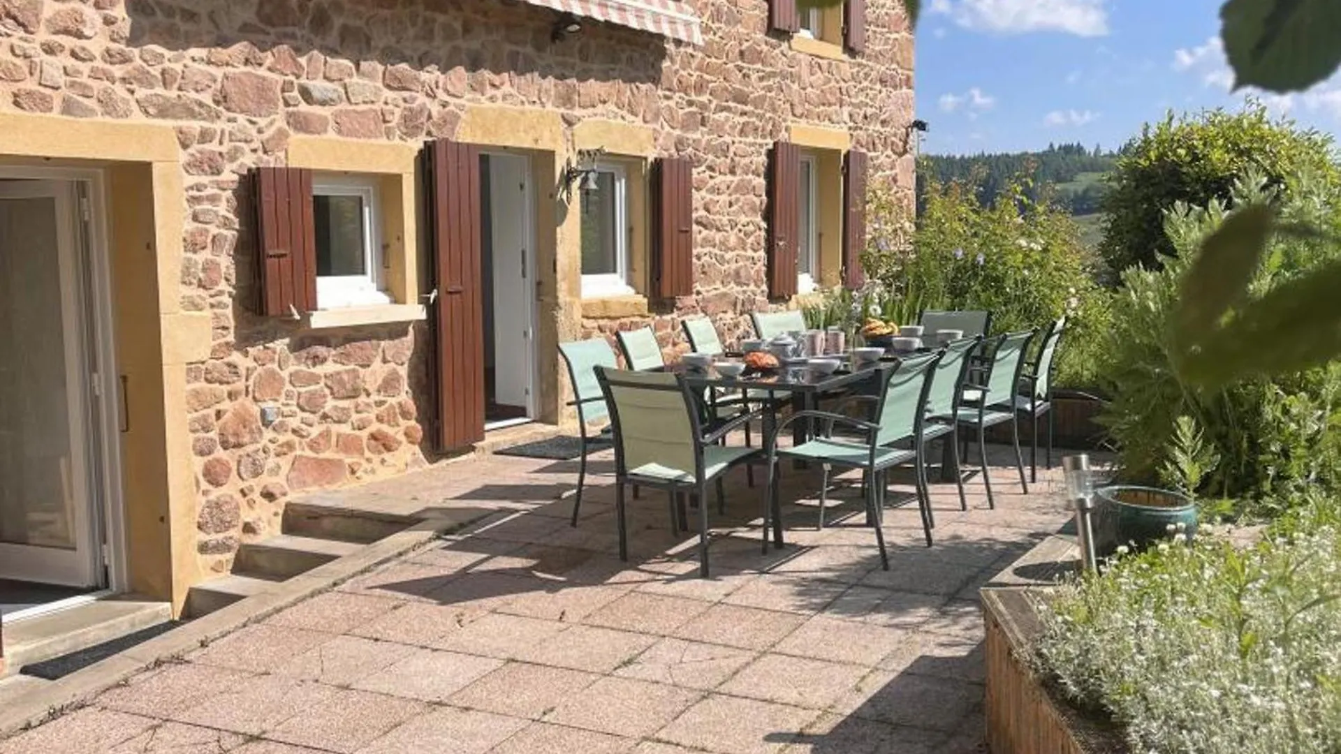 Maison De Campagne Avec Piscine, Spa Et Jeux Exterieurs Dans Le Haut Beaujolais - Fr-1-496-247 Belmont-de-la-Loire 0*,  France