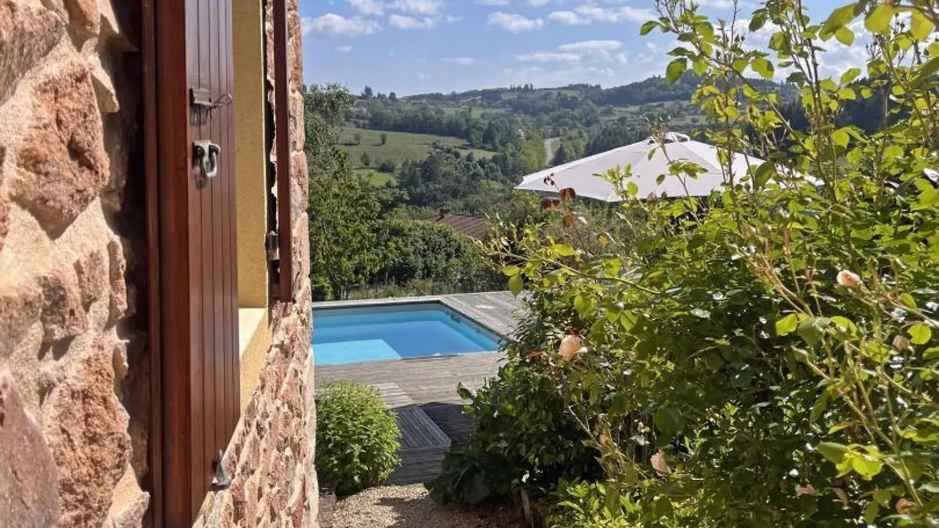Maison De Campagne Avec Piscine, Spa Et Jeux Exterieurs Dans Le Haut Beaujolais - Fr-1-496-247 Belmont-de-la-Loire